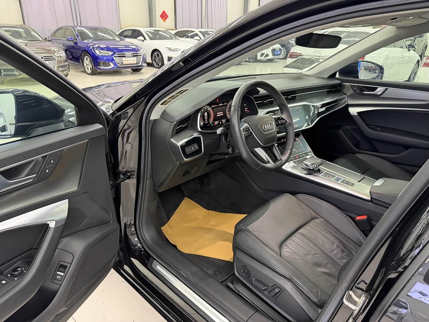 2019 Audi A6L Black, 93,000 km, China export – photo 4
