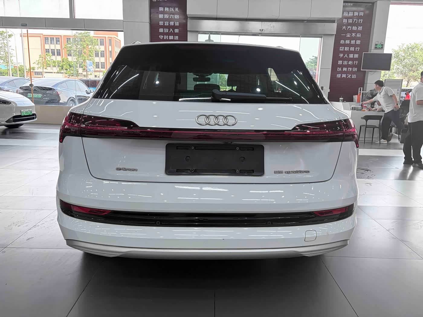 2019 Audi e-tron White, 98,000 km, China export – photo 4