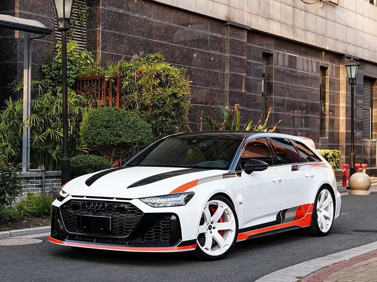 2025 Audi RS 6 White, 5,500 km, China export – photo 1