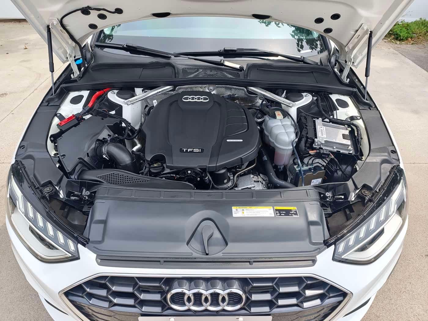 2020 Audi A4L White, 70,000 km, China export – photo 6