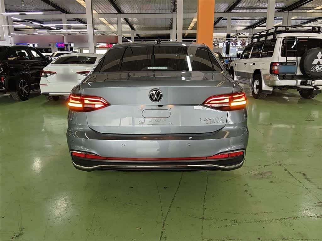 2022 Volkswagen Lavida Blue, 62,000 km, China export – photo 4