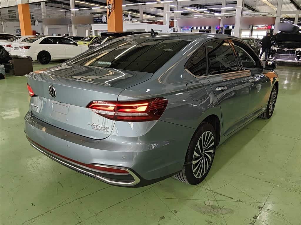 2022 Volkswagen Lavida Blue, 62,000 km, China export – photo 5