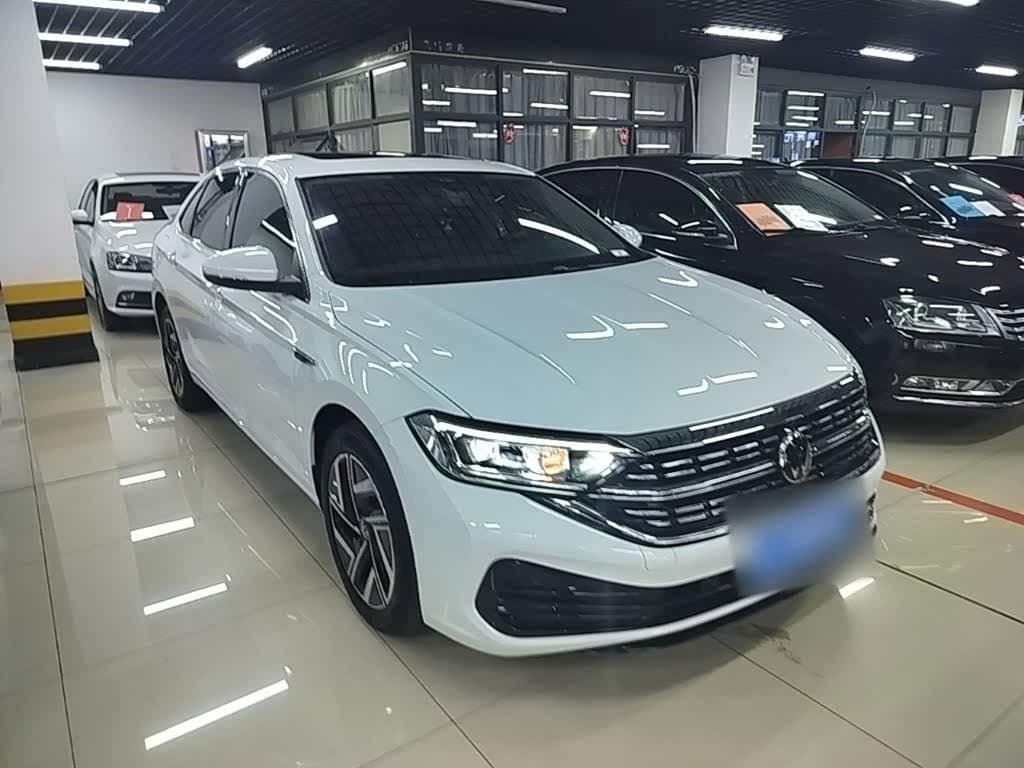 2022 Volkswagen Sagitar White, 15,100 km, China export – photo 4