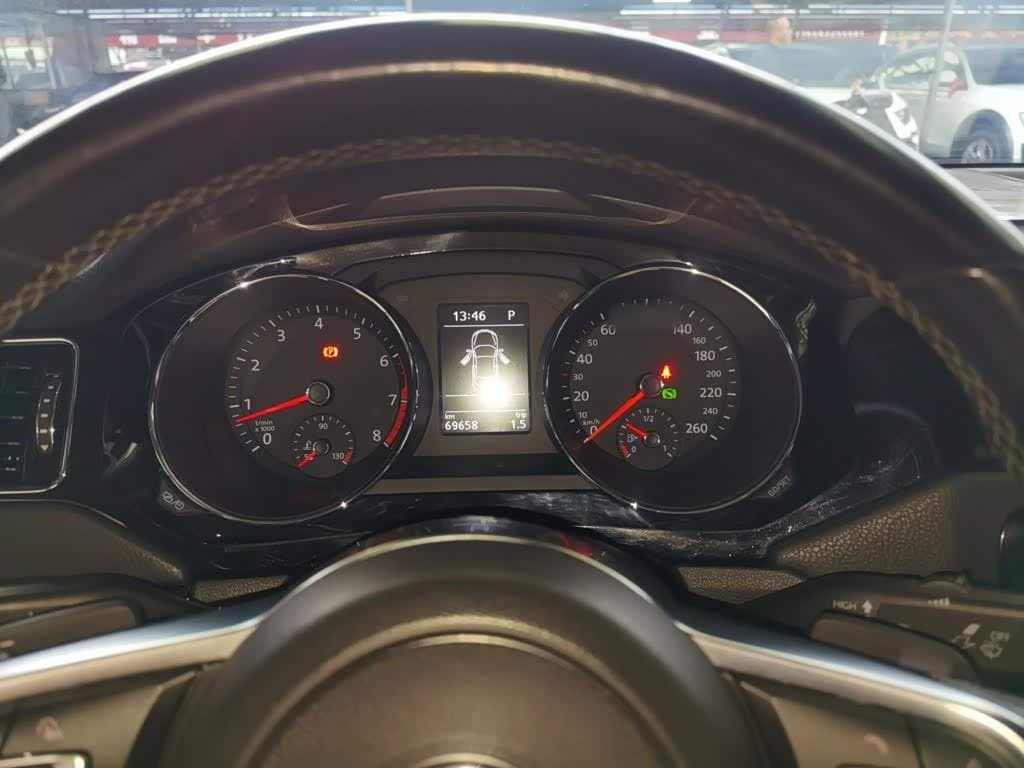 2016 Volkswagen Sagitar White, 69,700 km, China export – photo 5