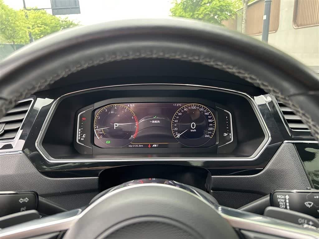 2020 Volkswagen Tiguan L Black, 58,900 km, China export – photo 4
