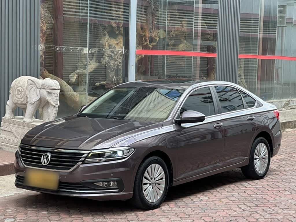 2019 Volkswagen Lavida 银灰色, 66,700 km, China export – photo 1