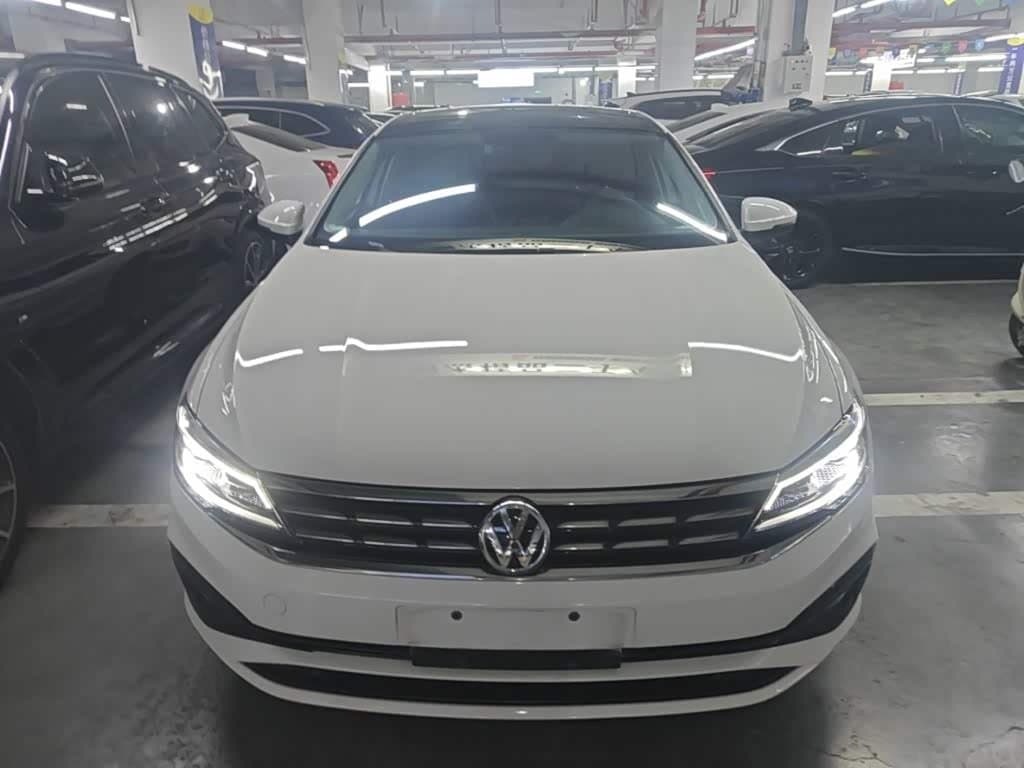 2020 Volkswagen Lamando White, 37,800 km, China export – photo 3