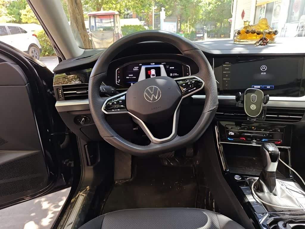 2024 Volkswagen Passat Black, 14,500 km, China export – photo 6