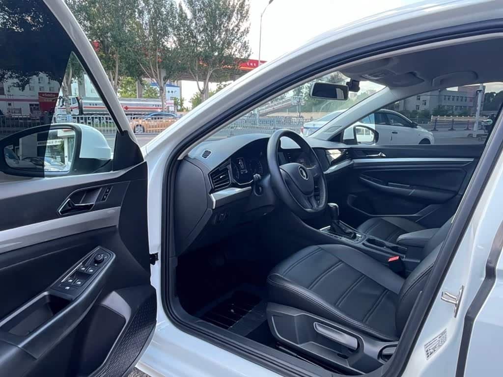 2020 Volkswagen Bora White, 17,900 km, China export – photo 7