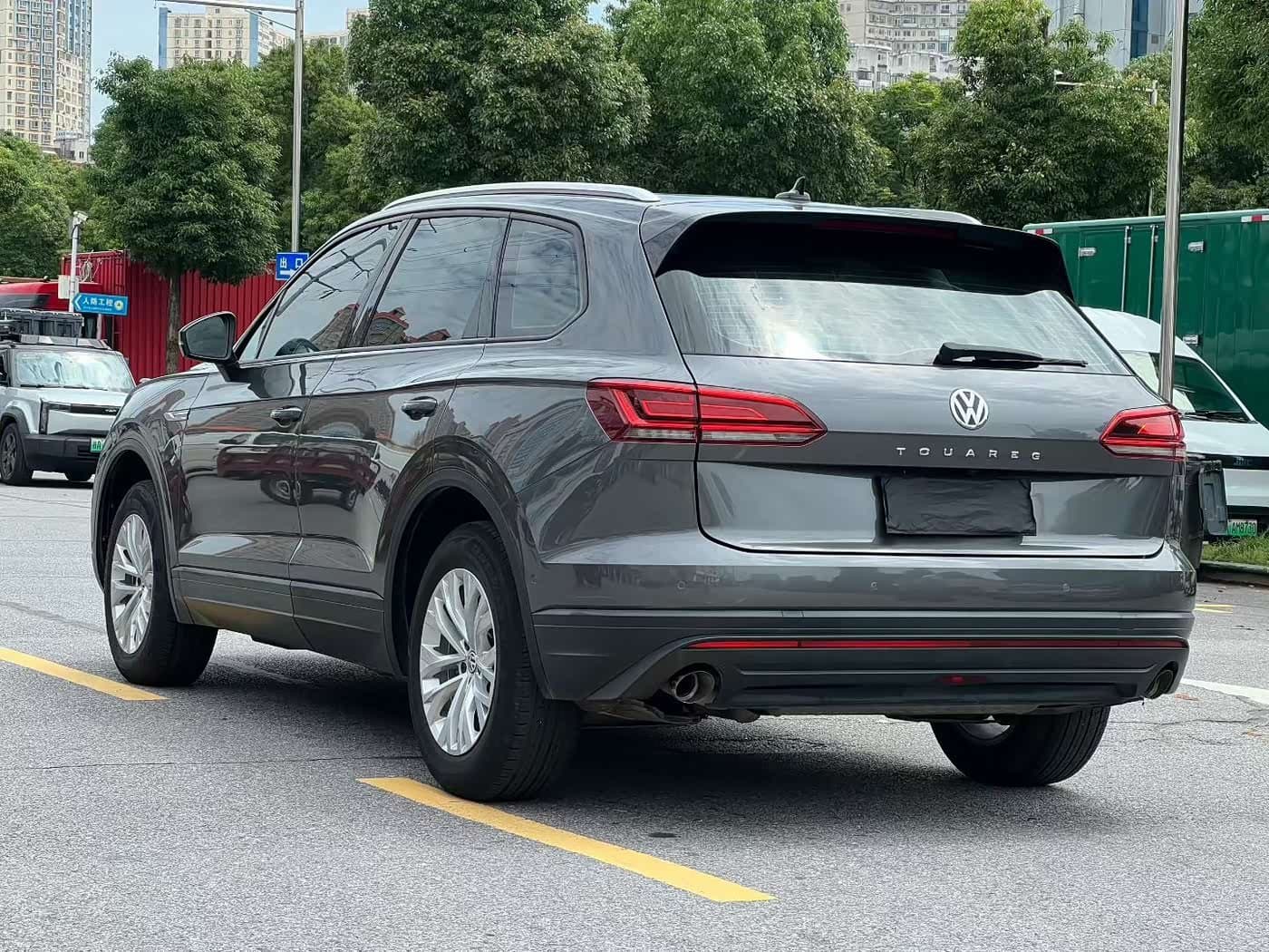 2019 Volkswagen Touareg 银灰色, 77,000 km, China export – photo 7