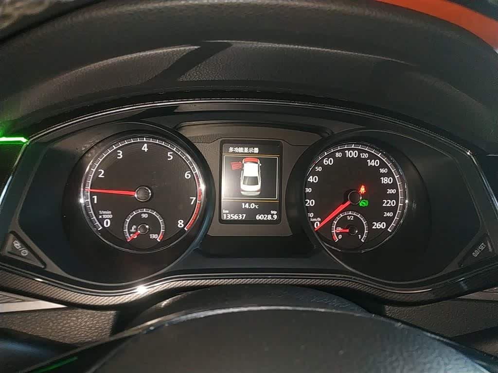 2017 Volkswagen Passat Black, 135,600 km, China export – photo 4