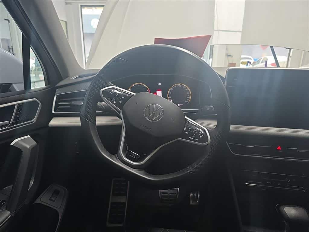 2022 Volkswagen Tiguan L White, 23,000 km, China export – photo 7