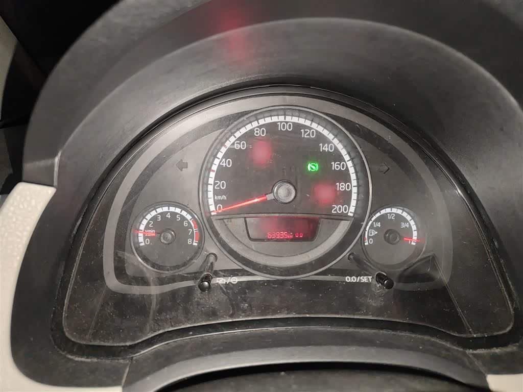 2015 Volkswagen up! Red, 63,900 km, China export – photo 4