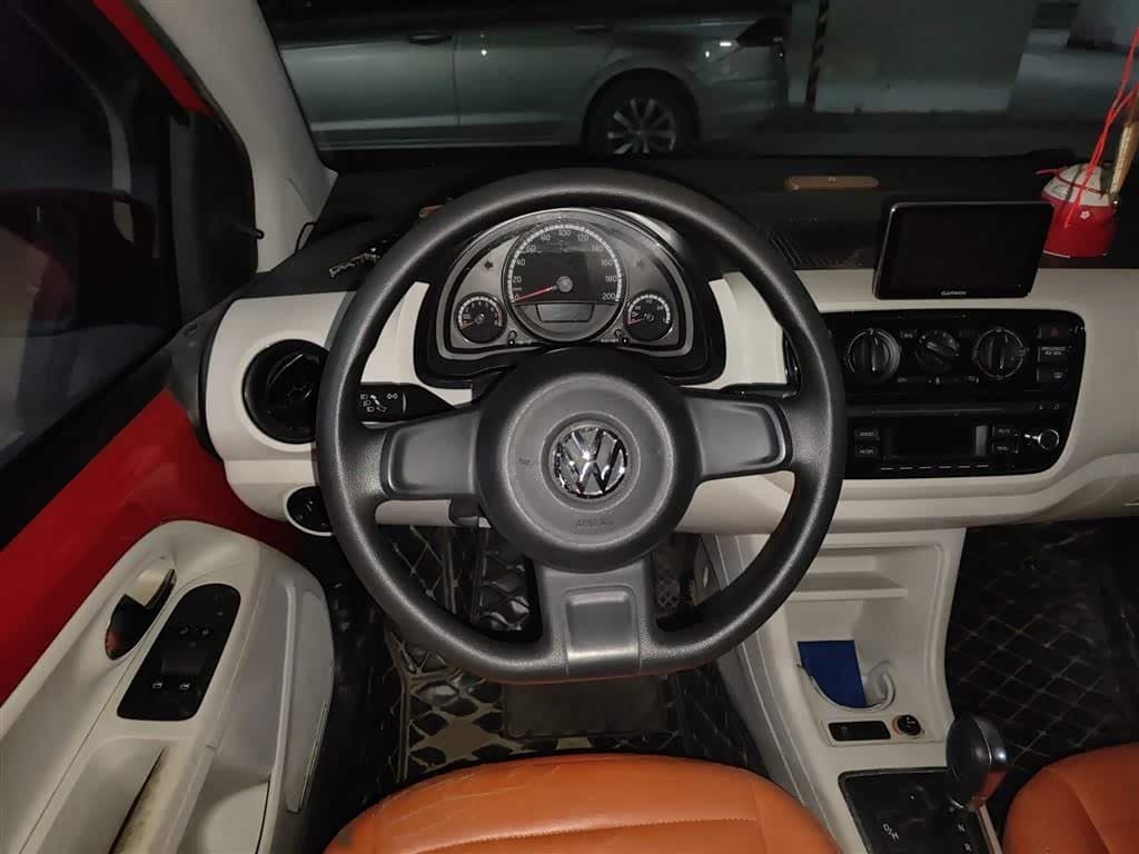 2015 Volkswagen up! Red, 63,900 km, China export – photo 3