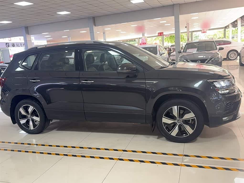 2020 Volkswagen Tharu 银灰色, 37,000 km, China export – photo 6