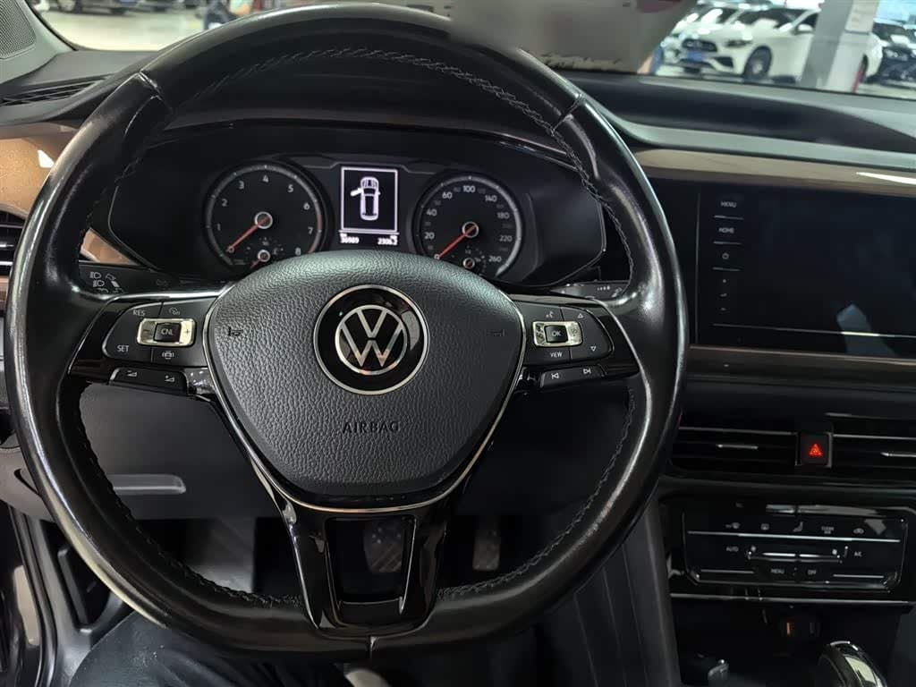 2020 Volkswagen Tharu 银灰色, 37,000 km, China export – photo 3