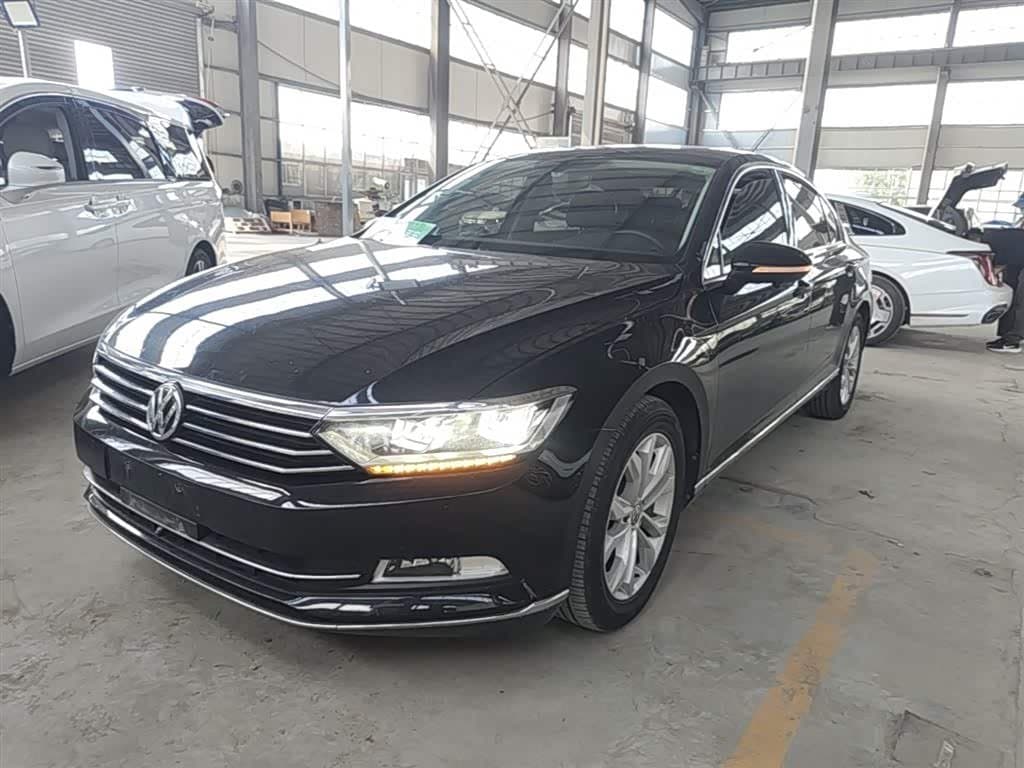 2019 Volkswagen Magotan Black, 26,000 km, China export – photo 1