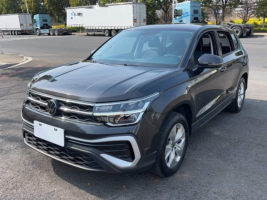 2024 Volkswagen Tharu 银灰色, 22,900 km, China export – photo 1