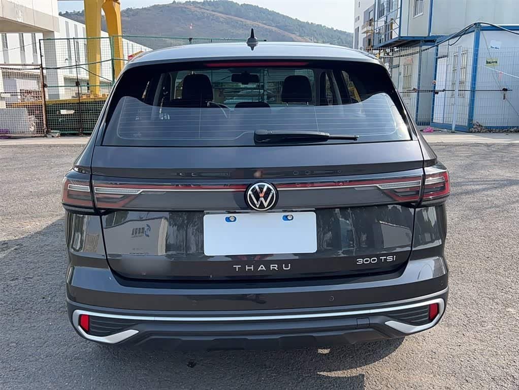 2024 Volkswagen Tharu 银灰色, 22,900 km, China export – photo 4