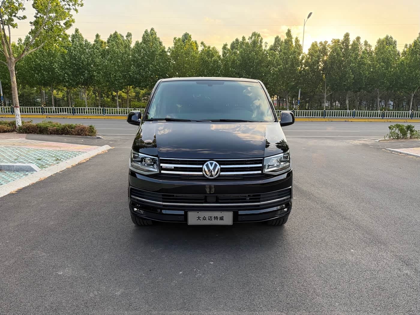 2019 Volkswagen Multivan Black, 11,000 km, China export – photo 2