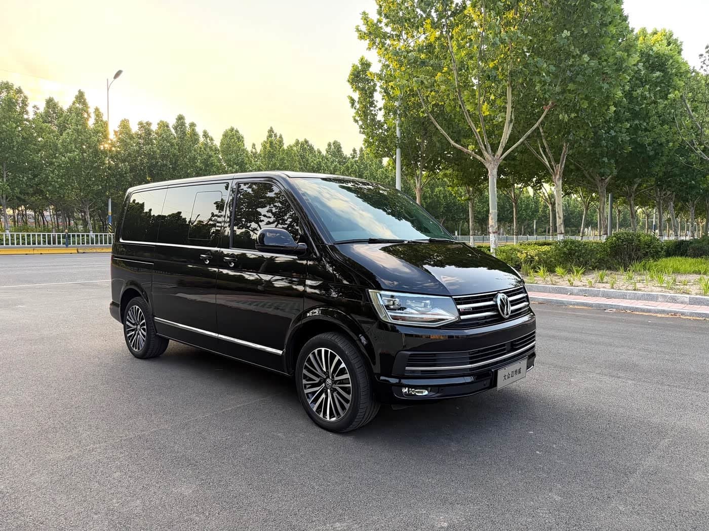 2019 Volkswagen Multivan Black, 11,000 km, China export – photo 3
