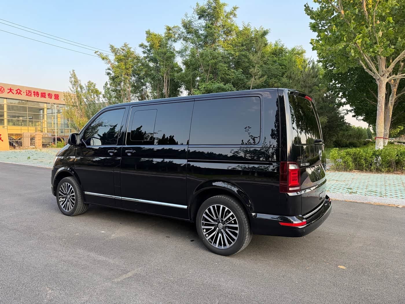 2019 Volkswagen Multivan Black, 11,000 km, China export – photo 5
