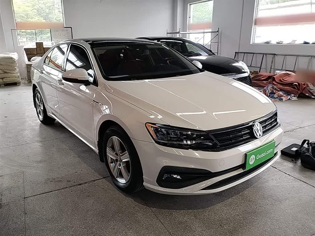 2019 Volkswagen Lamando White, 30,200 km, China export – photo 4