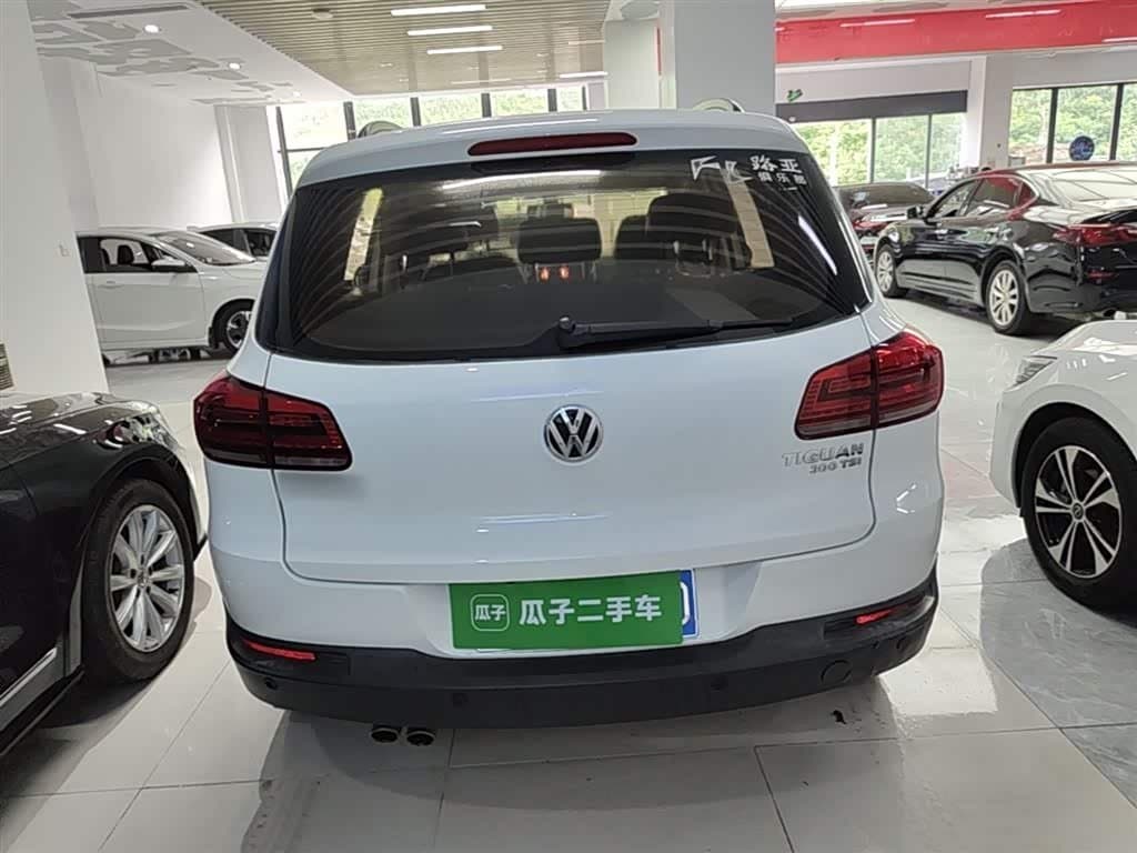2016 Volkswagen Tiguan White, 97,900 km, China export – photo 6