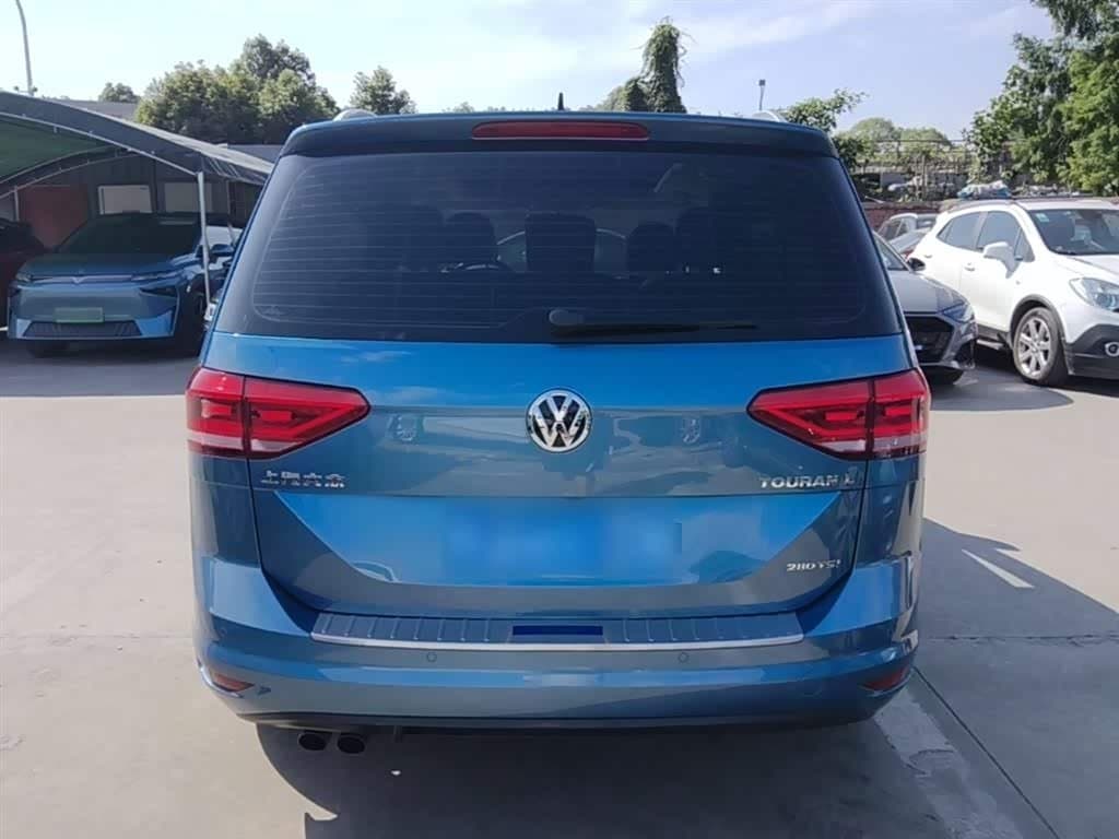 2017 Volkswagen Touran Blue, 45,000 km, China export – photo 6