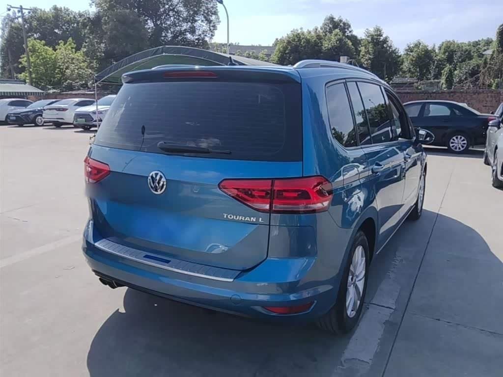 2017 Volkswagen Touran Blue, 45,000 km, China export – photo 7