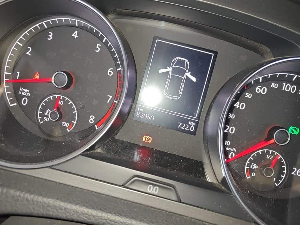 2015 Volkswagen Golf Red, 82,100 km, China export – photo 5