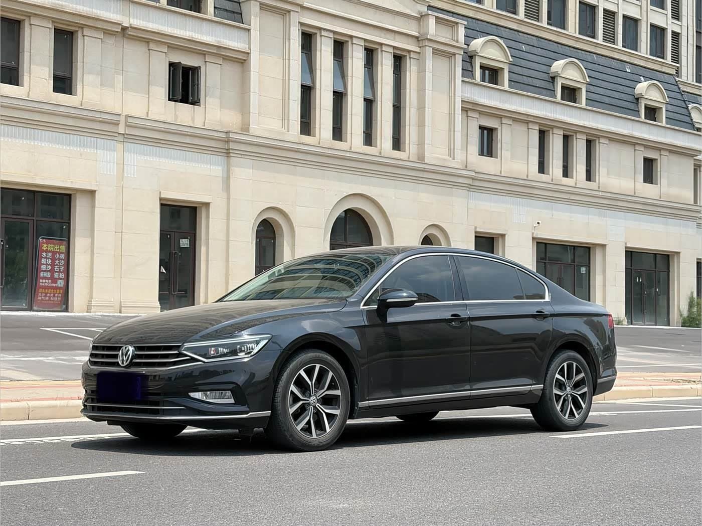 2019 Volkswagen Magotan Black, 70,000 km, China export – photo 1