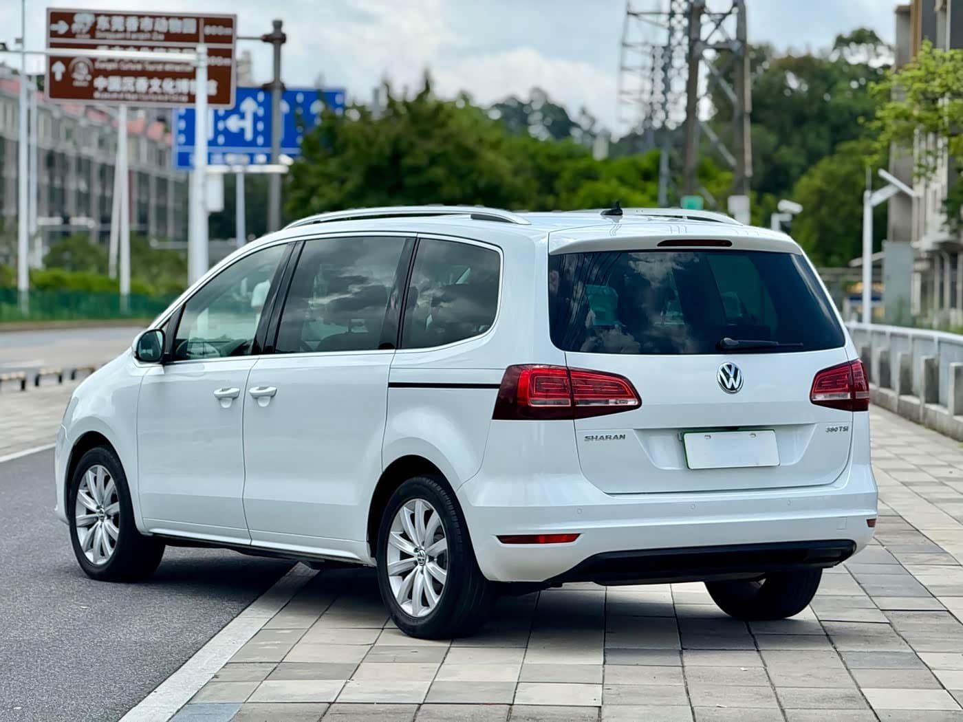 2017 Volkswagen Sharan White, 80,000 km, China export – photo 7