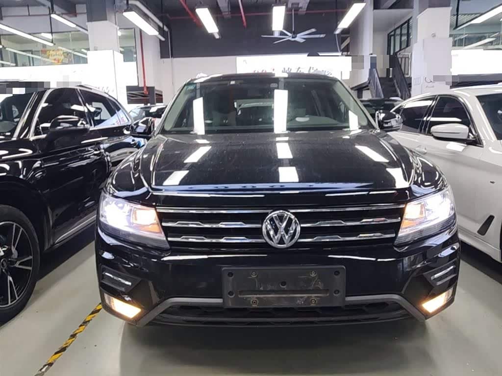 2020 Volkswagen Tiguan L Black, 83,800 km, China export – photo 3