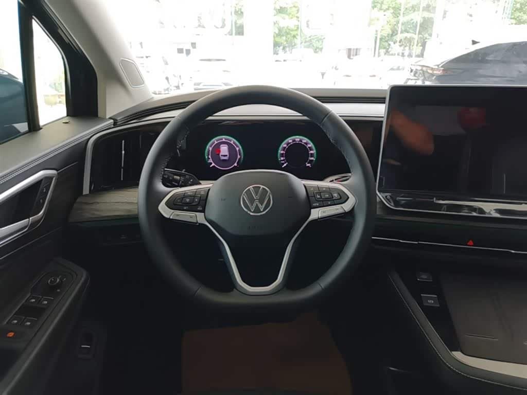 2025 Volkswagen Talagon Black, 6,100 km, China export – photo 7