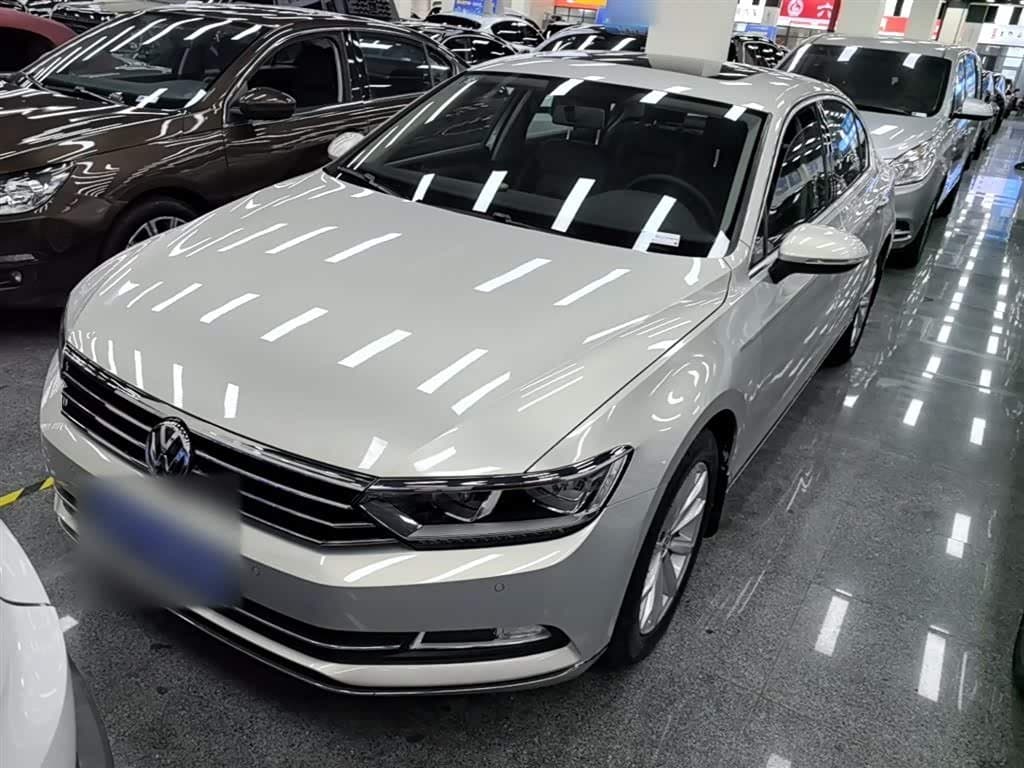 2018 Volkswagen Magotan 银灰色, 33,700 km, China export – photo 2
