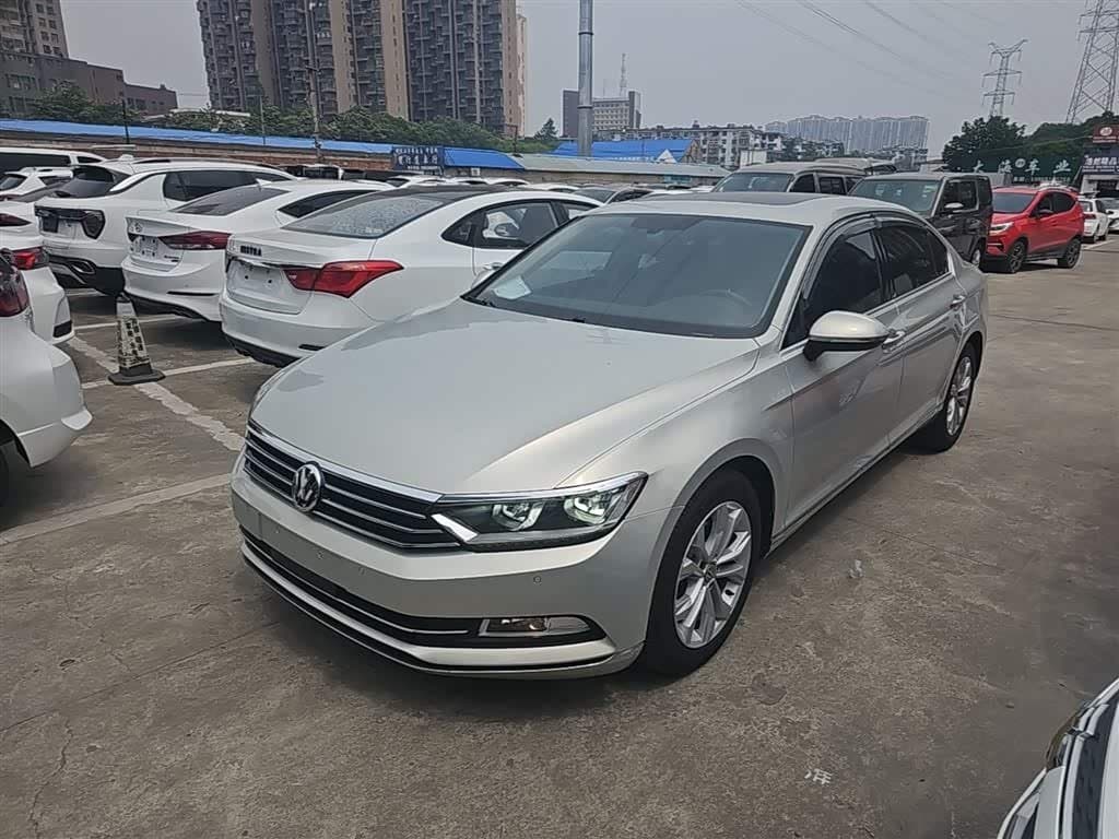 2016 Volkswagen Magotan Champagne, 86,300 km, China export – photo 2