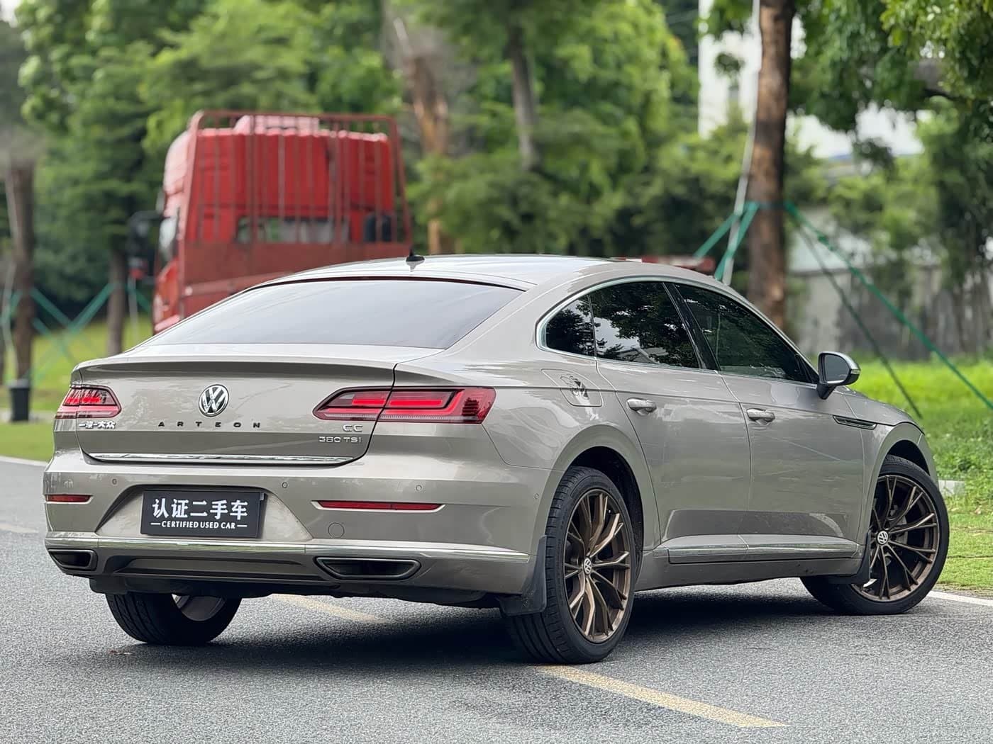2018 Volkswagen FAW-Volkswagen CC 银灰色, 100,000 km, China export – photo 4