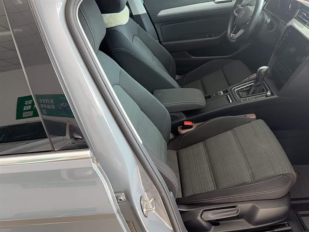 2021 Volkswagen Weilan 银灰色, 26,100 km, China export – photo 3