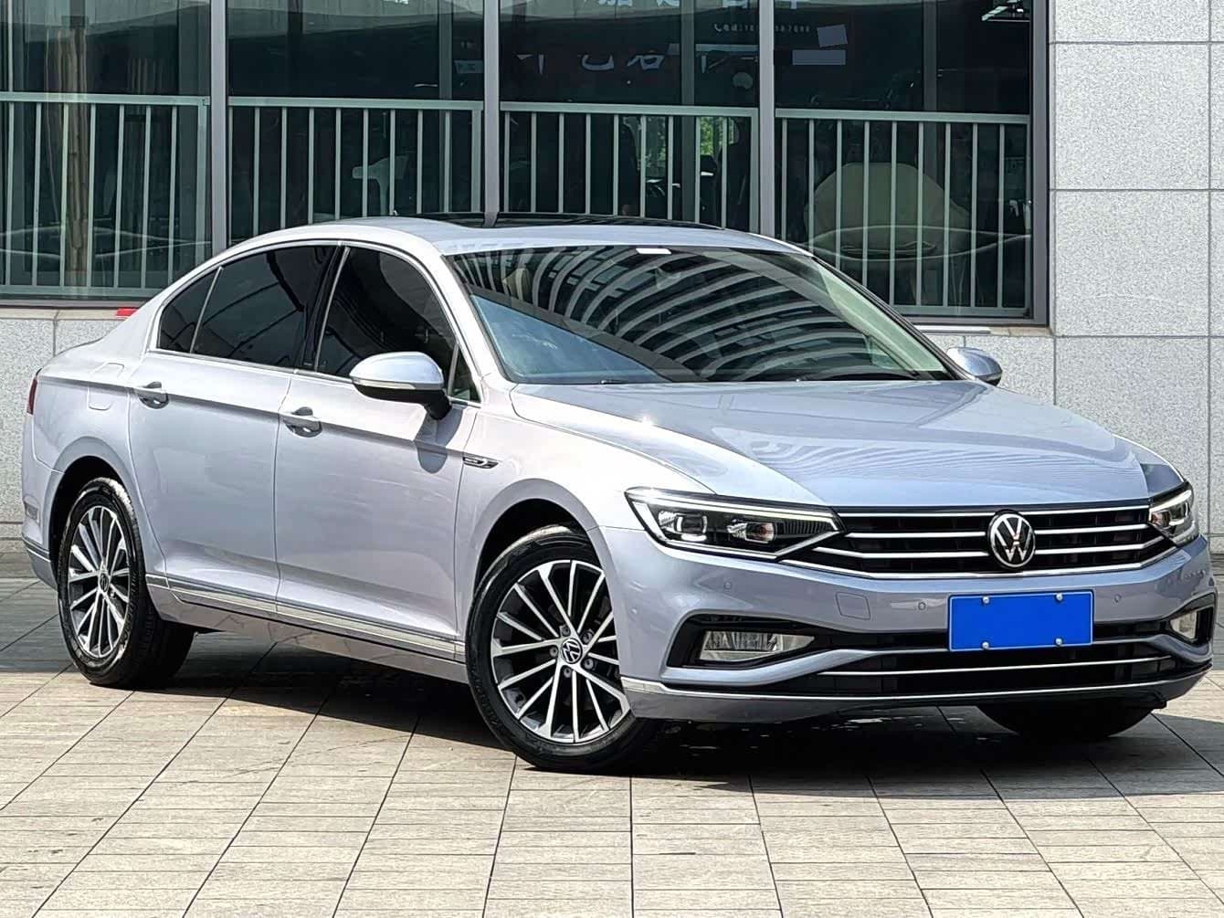 2019 Volkswagen Magotan Blue, 40,000 km, China export – photo 2
