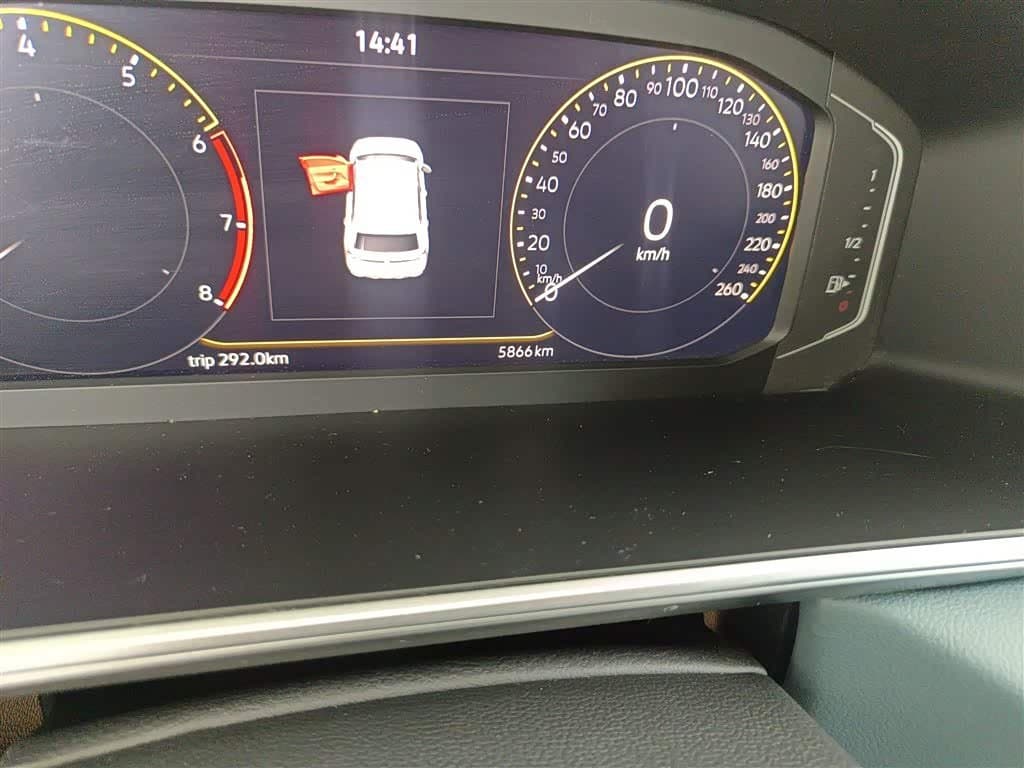 2023 Volkswagen Tharu Blue, 5,900 km, China export – photo 5