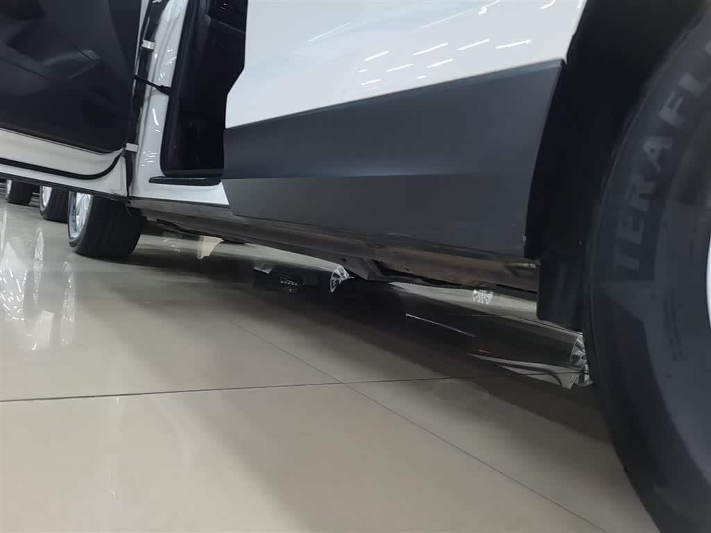 2019 Volkswagen Tharu White, 62,600 km, China export – photo 6