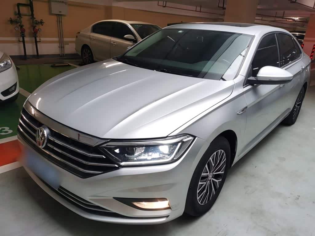 2019 Volkswagen Sagitar 银灰色, 67,900 km, China export – photo 1
