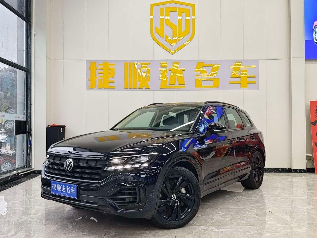 2021 Volkswagen Touareg Blue, 65,000 km, China export – photo 1