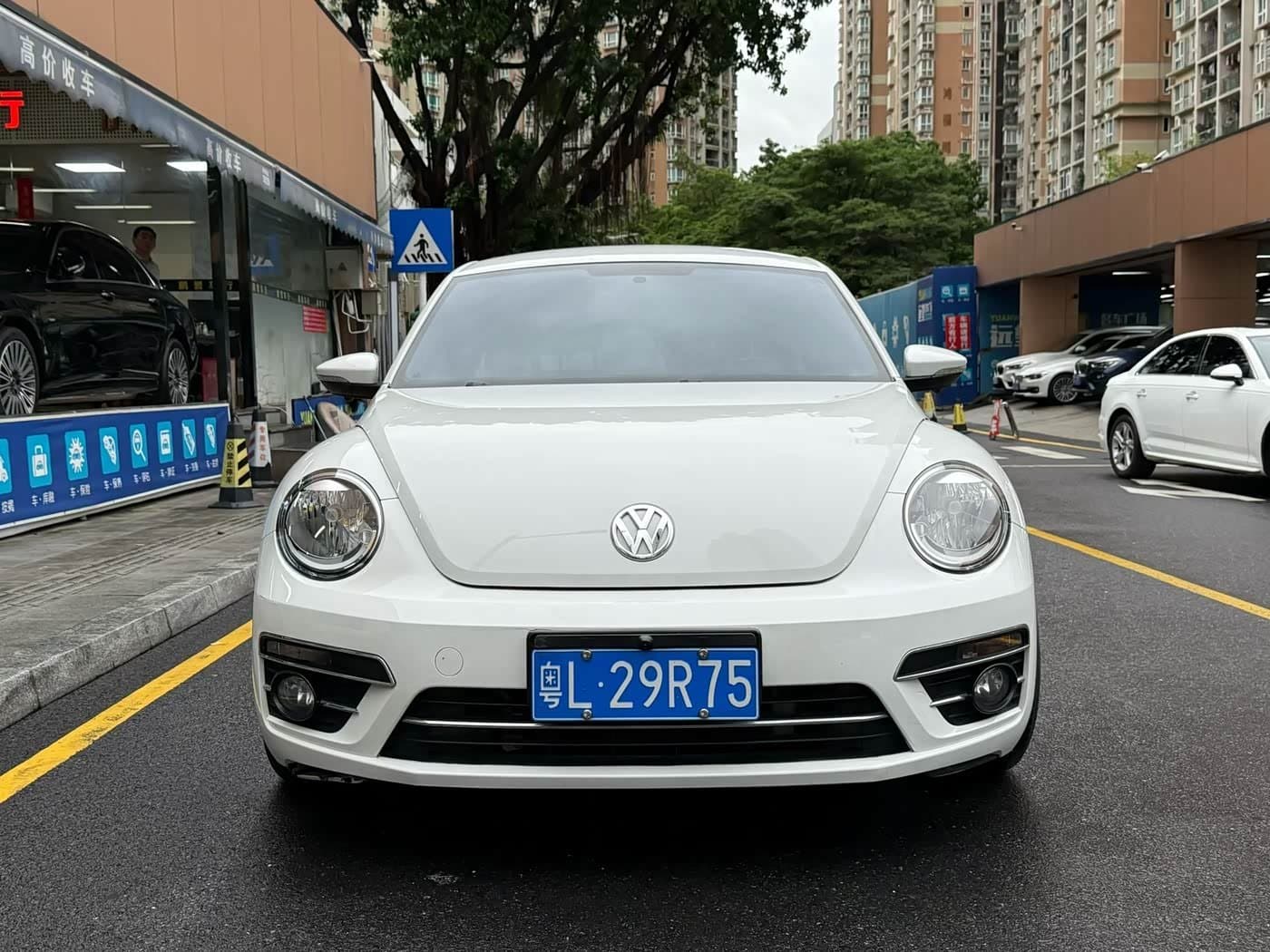 2016 Volkswagen Beetle White, 30,000 km, China export – photo 2