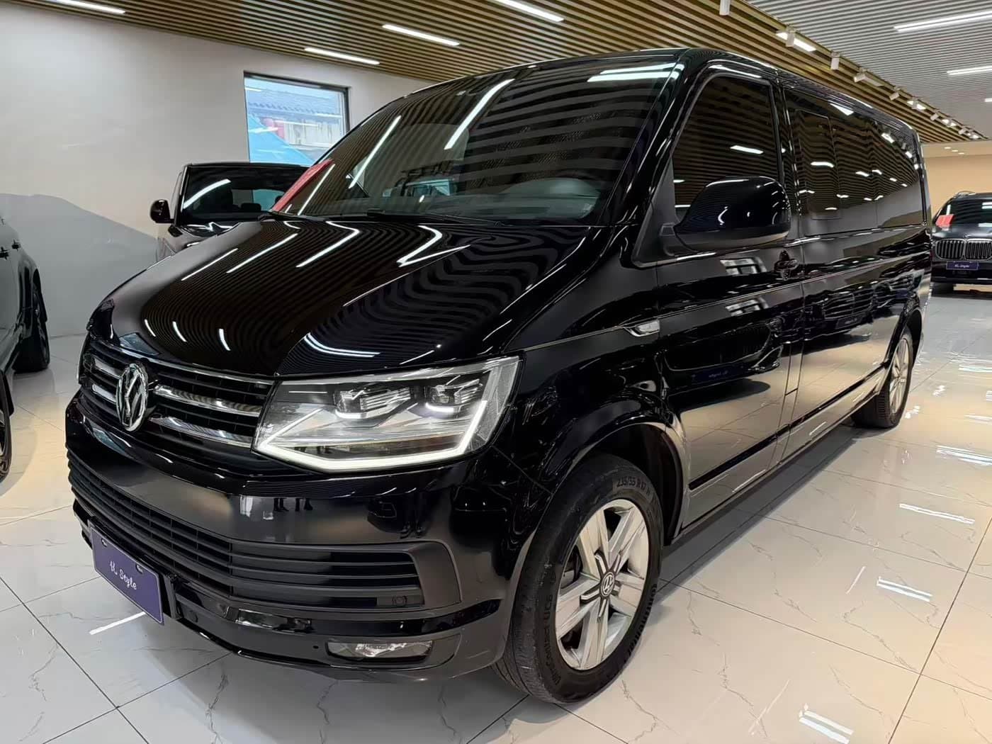 2017 Volkswagen Caravelle Black, 70,000 km, China export – photo 2