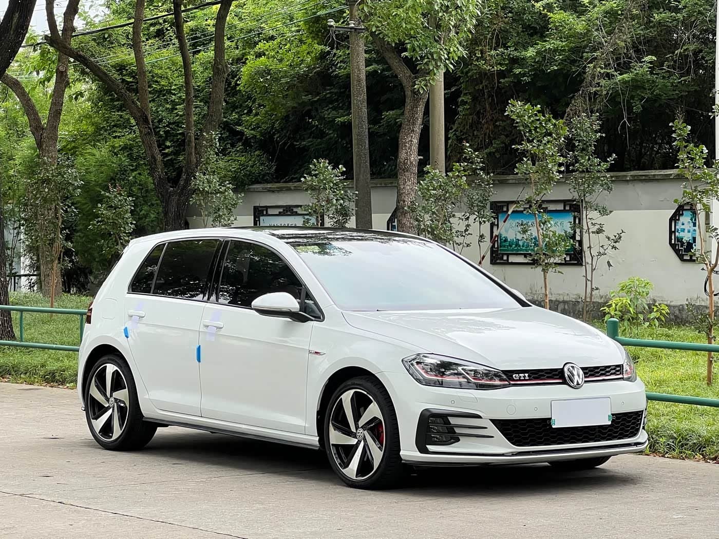 2017 Volkswagen Golf GTI White, 84,000 km, China export – photo 3
