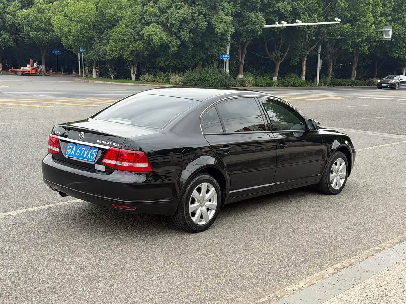 2009 Volkswagen Passat Lingyu Black, 61,000 km, China export – photo 6