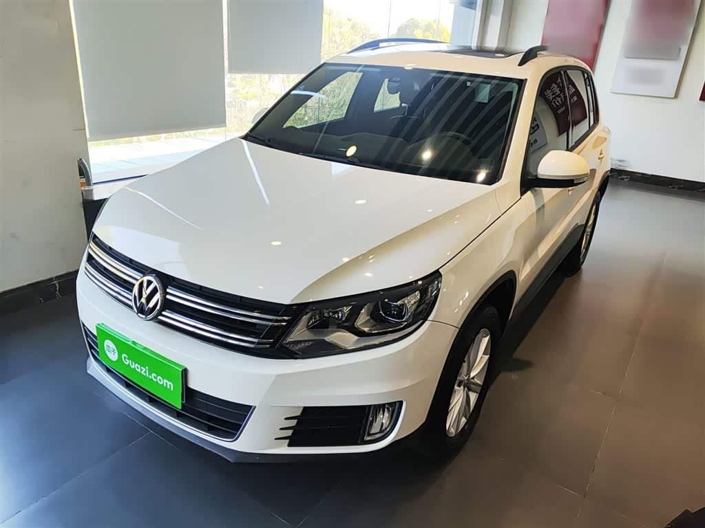 2017 Volkswagen Tiguan White, 40,900 km, China export – photo 1
