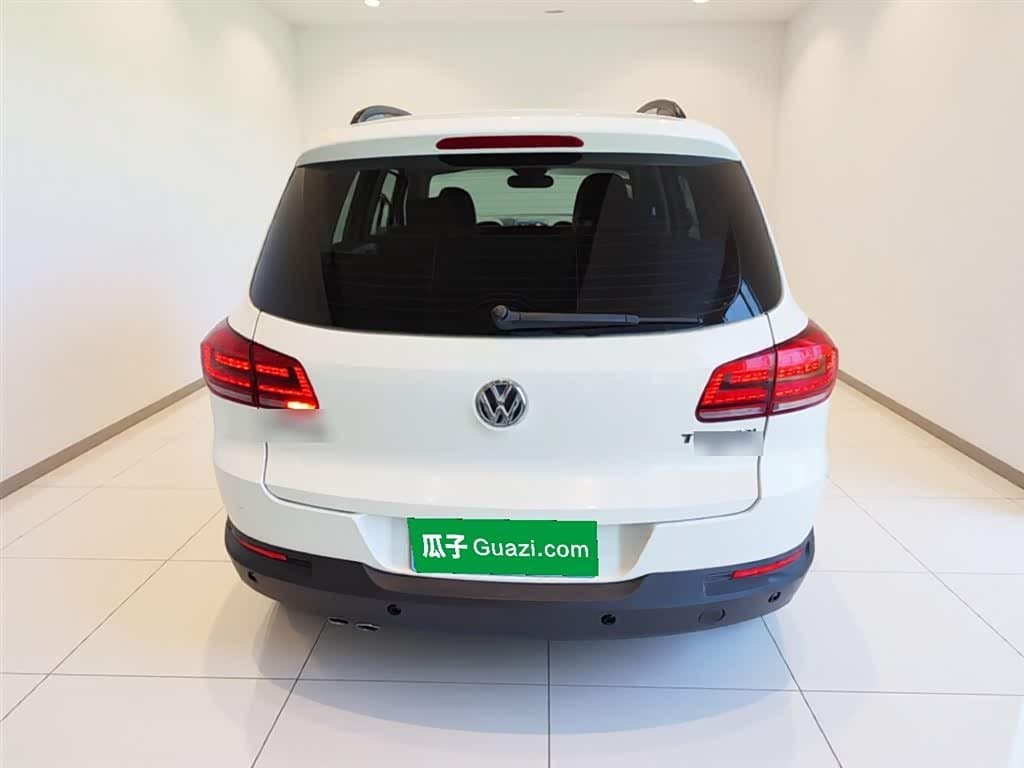 2017 Volkswagen Tiguan White, 40,900 km, China export – photo 4